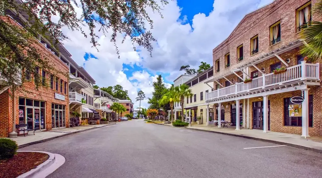 A scenic view of Bluffton's street with beautiful buildings, ideal for Website Design Bluffton SC.