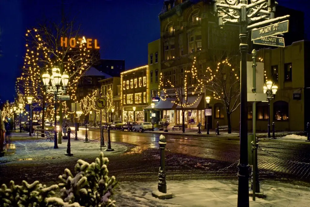 Bethlehem, PA: Christmas City USA